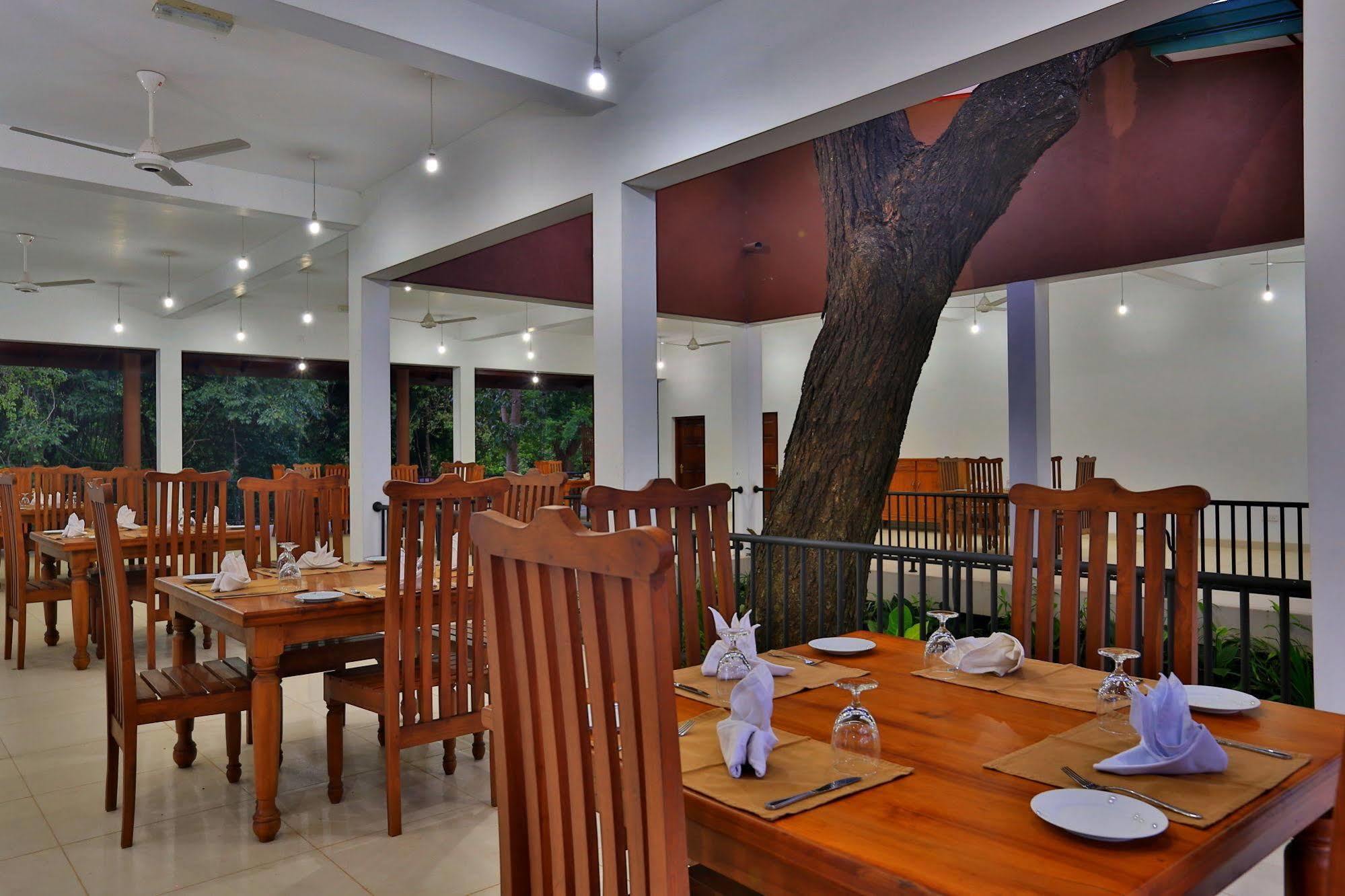 Grand & Gangula Hotel Dambulla Kültér fotó