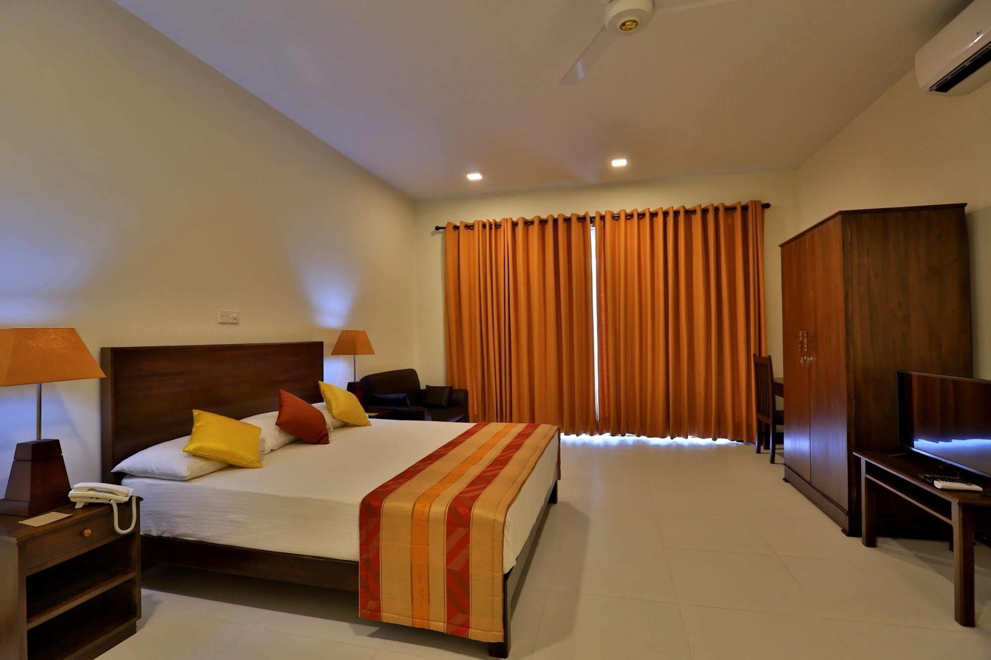 Grand & Gangula Hotel Dambulla Kültér fotó